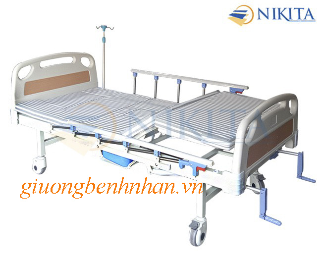 giường y tế Nikita 3 tay quay DCN-03G